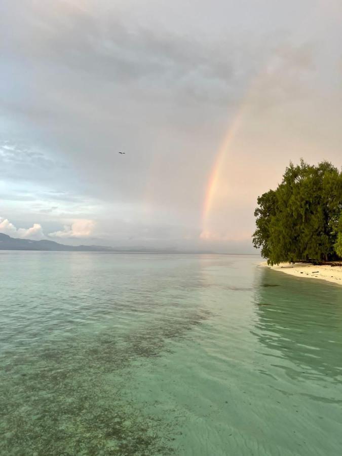 Wai Resort - Raja Ampat Pulau Birie Екстериор снимка